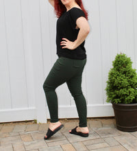Load image into Gallery viewer, High waist twilled solid jegging pants