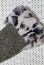 Load image into Gallery viewer, Leopard Faux Fur Cuff Gloves