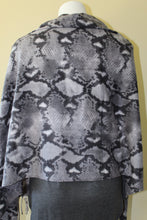 Load image into Gallery viewer, New Arrival --- Python Print Soft Scarf